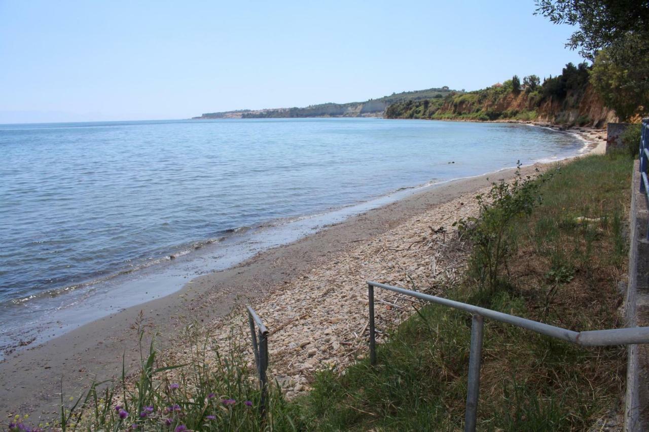 El Mar Lägenhet Kómboi Exteriör bild